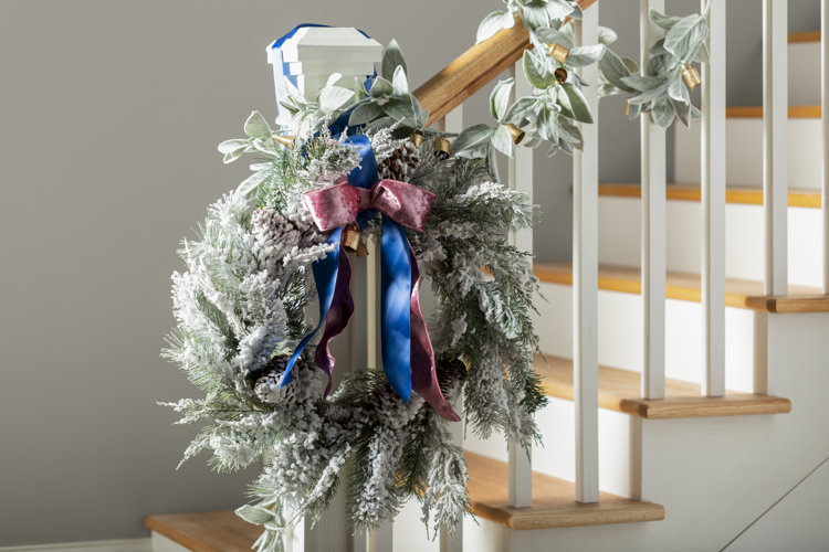 How to Decorate With Garland: 20 Christmas Garland Styling Tips